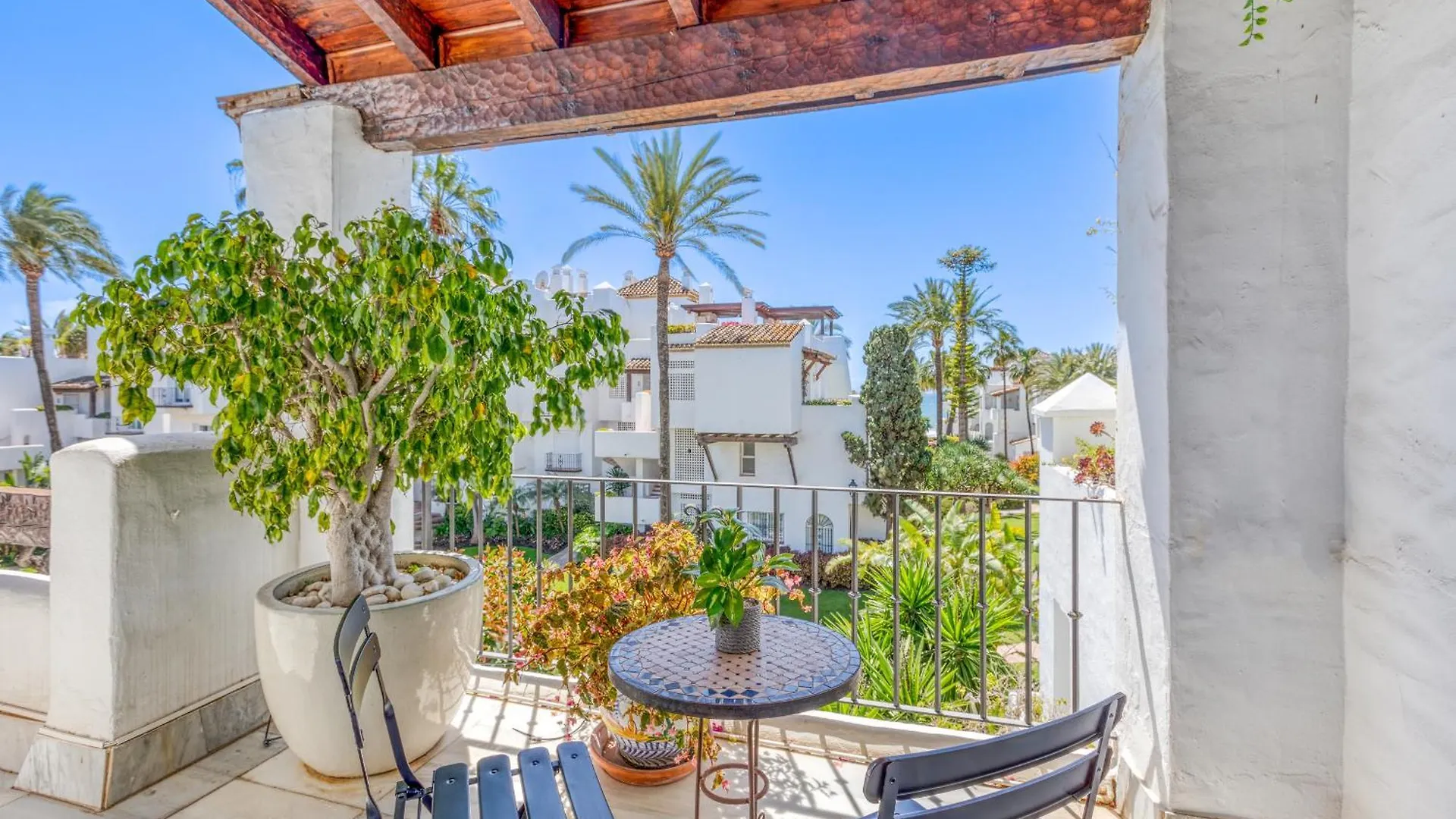 Διαμέρισμα Hanami Alcazaba Beach Duplex Sea View Εστεπόνα