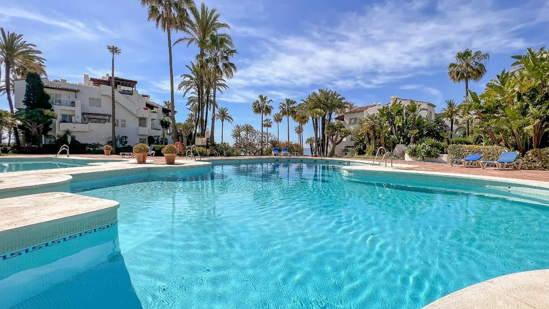 Διαμέρισμα Hanami Alcazaba Beach Duplex Sea View Εστεπόνα